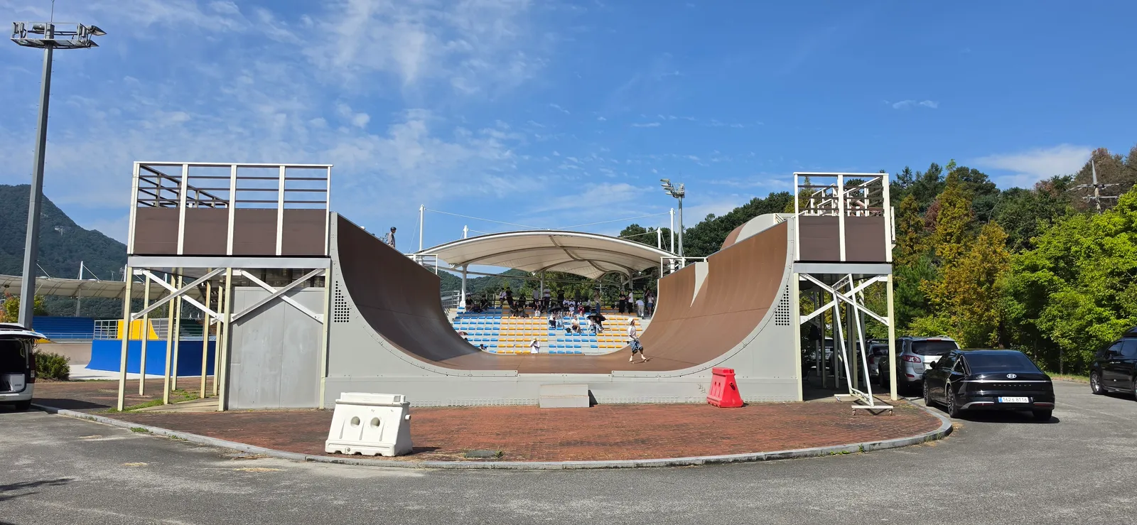 skateboard